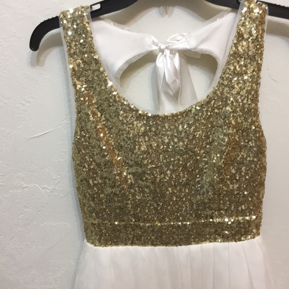 Formal dress - Picture 2 of 2